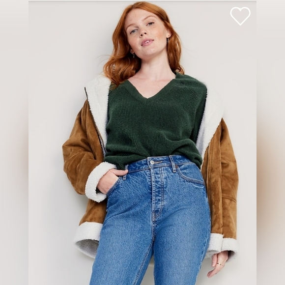 Old Navy small SoSoft loose v-neck sweater - Picture 3 of 4